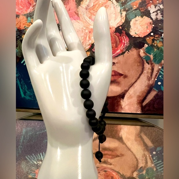 Handmade genuine gemstone bracelet. This Shungite bracelet is adjustable. - Picture 2 of 8